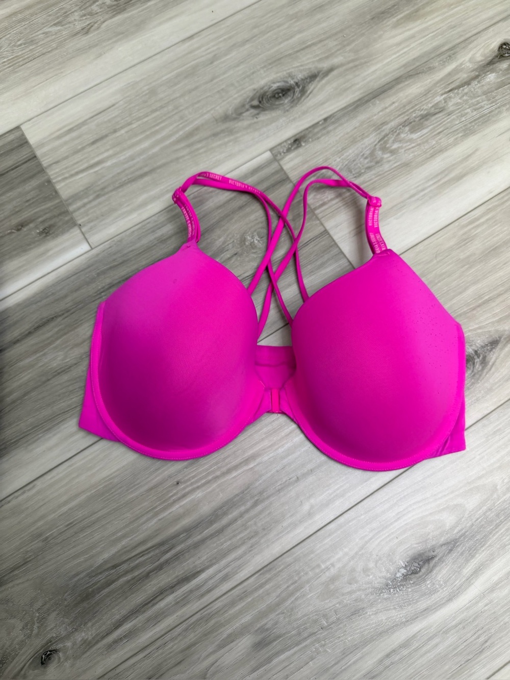Victoria's Secret Strappy Wireless Push-Up Bra - Bright Pink SZ 38ddd